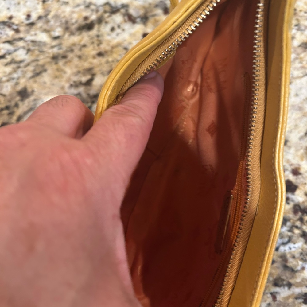 MCM yellow shoulder bag. - Picture 11 of 13